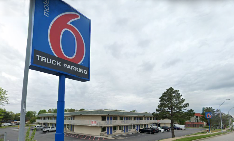 Motel 6 KCI MO Exterior