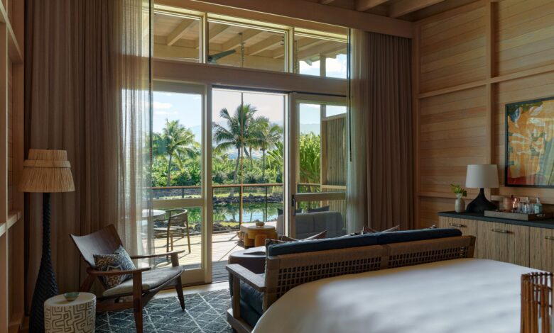 LuxuryofLess gc KonaVillage